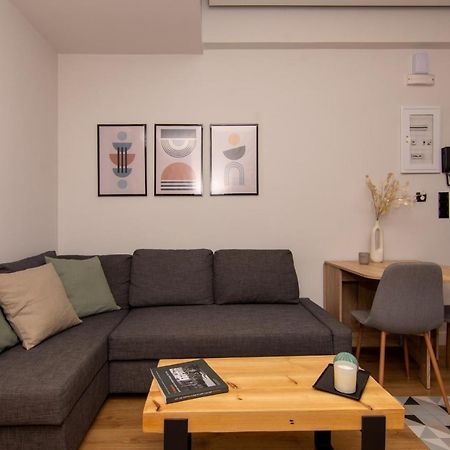 Studio 48, Cozy Apartment In Kalamata City Center Luaran gambar